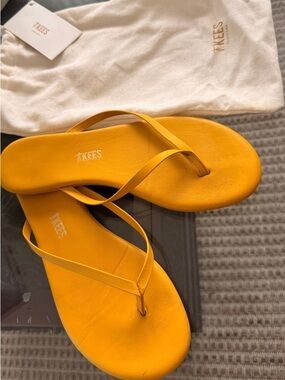 TKEES Yellow Slim-Strap Flip Flop Sandals